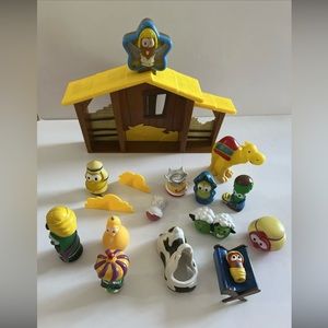 Rare vintage Veggie tales manger scene with figures